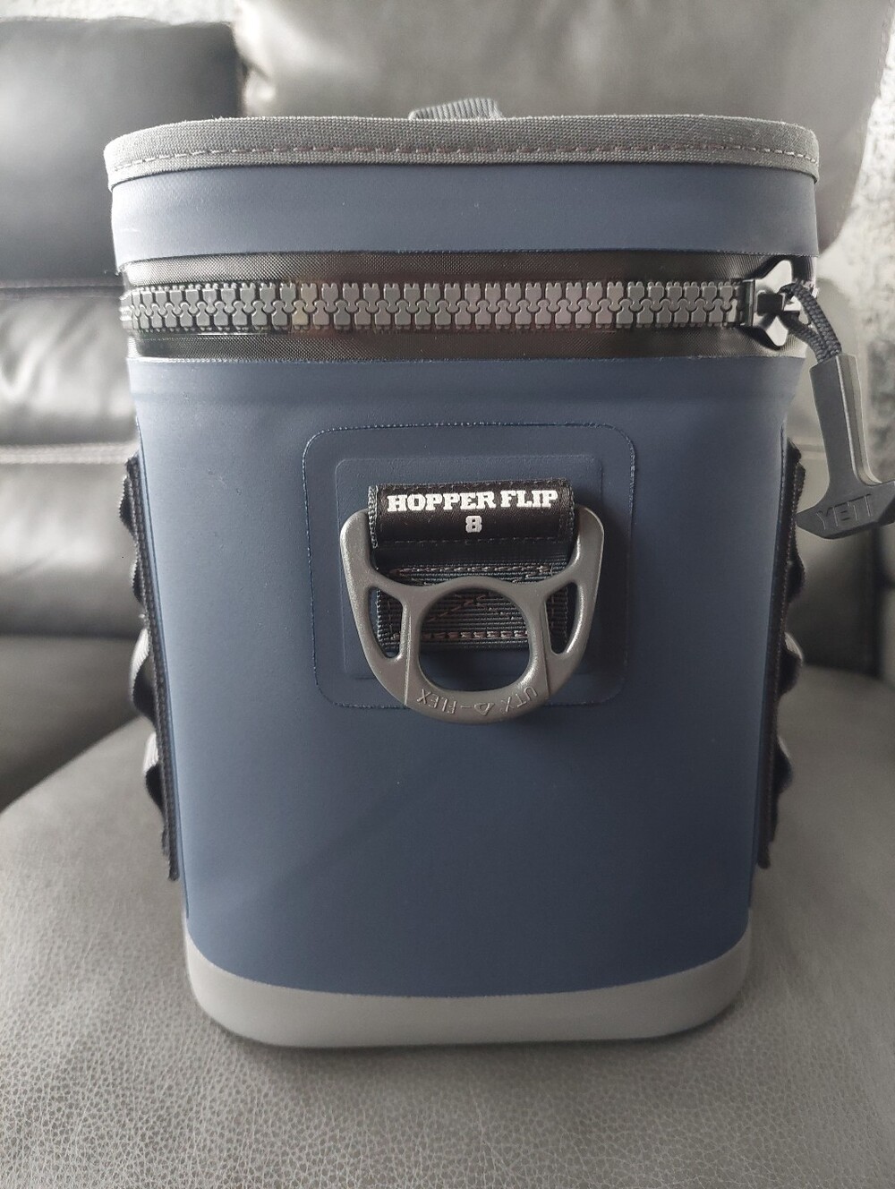 Yeti Navy and Gray Cooler New Without Tags - Picture 3 of 13